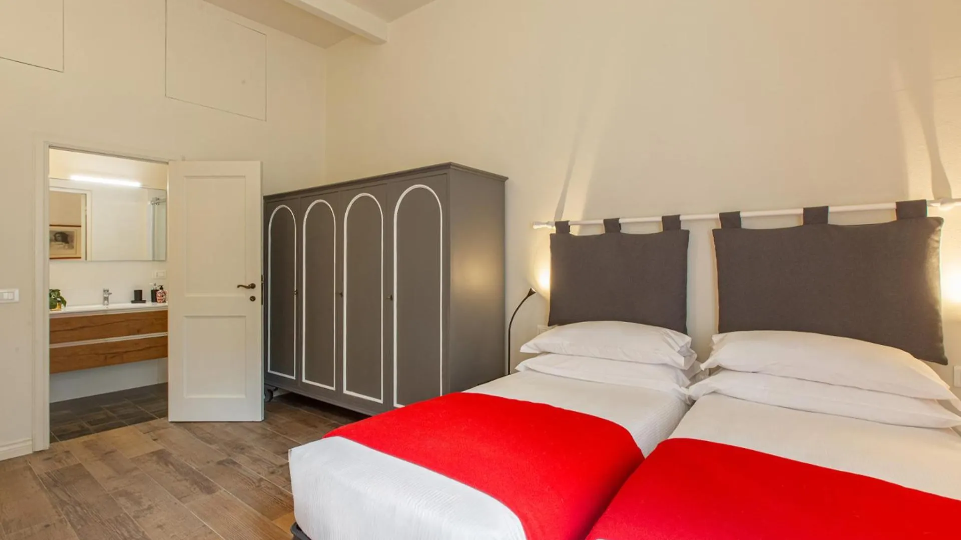 Apartments Florence- The Vintage Nook 0*, Florence