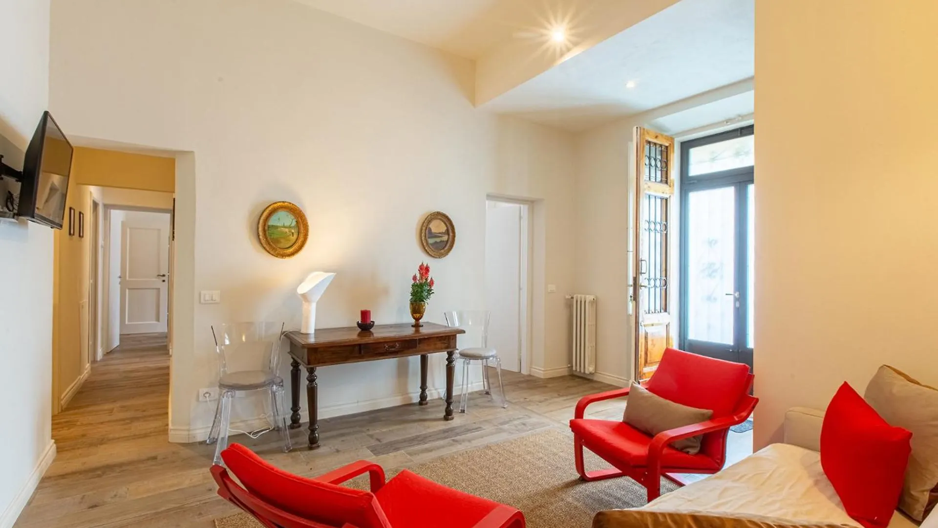 Apartments Florence- The Vintage Nook contacts